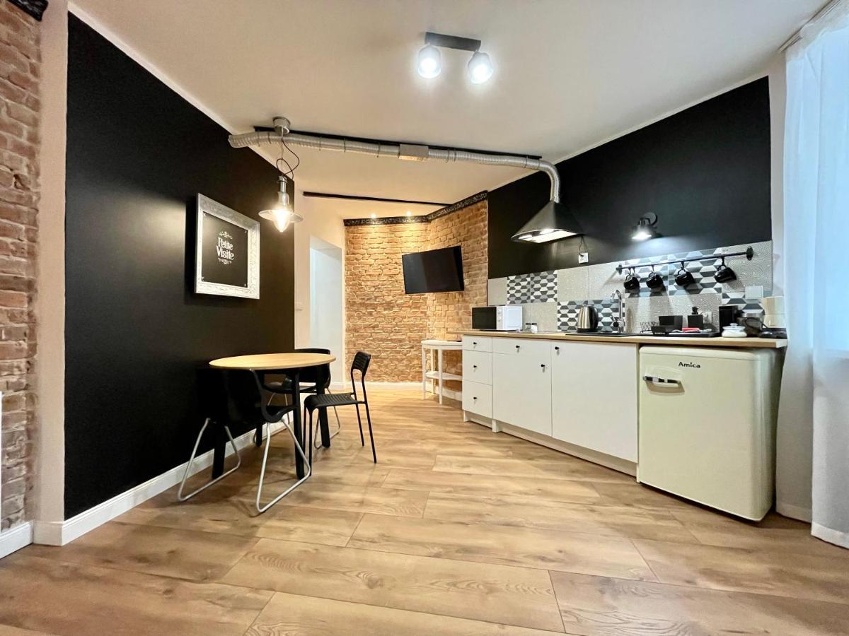 Petite Viste No. 3 Apartment Thorn